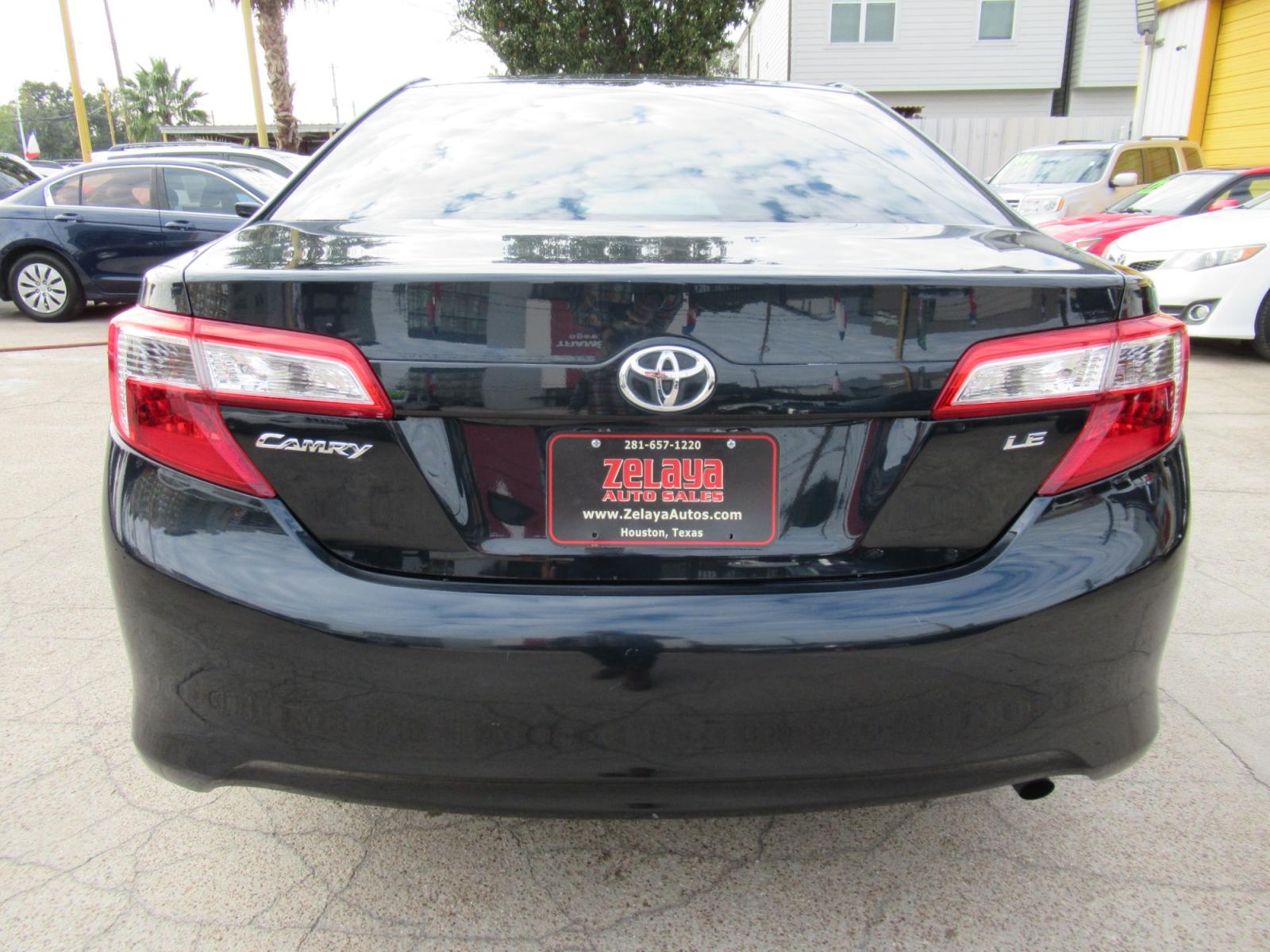 2013 Blue /Tan Toyota Camry LE (4T4BF1FKXDR) with an 4 Cylinder engine, Automatic transmission, located at 1511 North Shepherd Dr., Houston, TX, 77008, (281) 657-1221, 29.798361, -95.412560 - 2013 TOYOTA CAMRY L VIN: 4T4BF1FKXDR321369 4 T 4 B F 1 F K X D R 3 2 1 3 6 9 SEDAN 4 DR 2.5L I4 F DOHC 16V GASOLINE FRONT WHEEL DRIVE - Photo #14